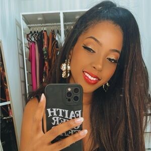 Meet your Posher, Bri